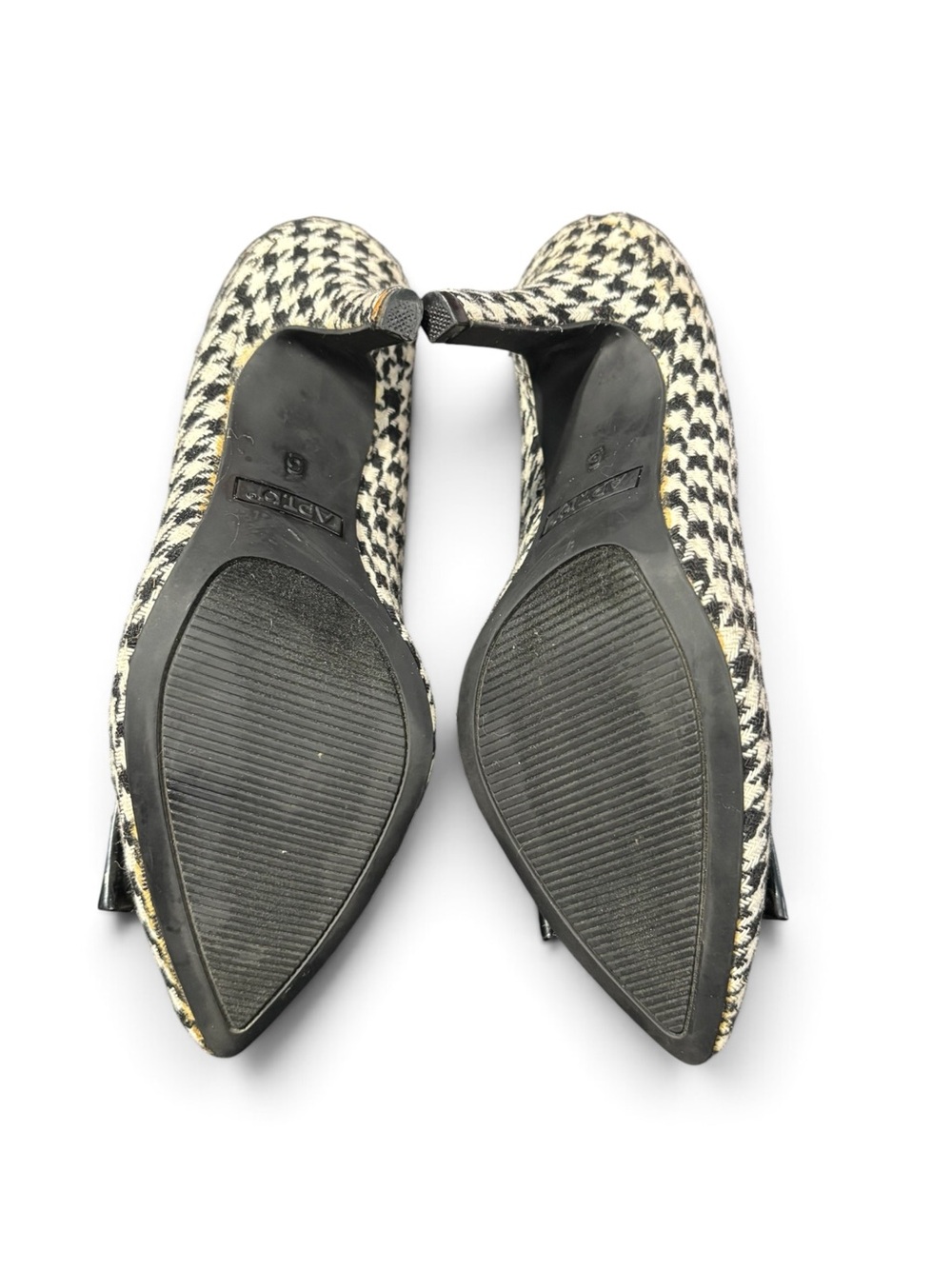 Sale‼️ Apt. 9 Black & White Houndstooth Pointed Toe Pumps with Patent Bow - Picture 4 of 5